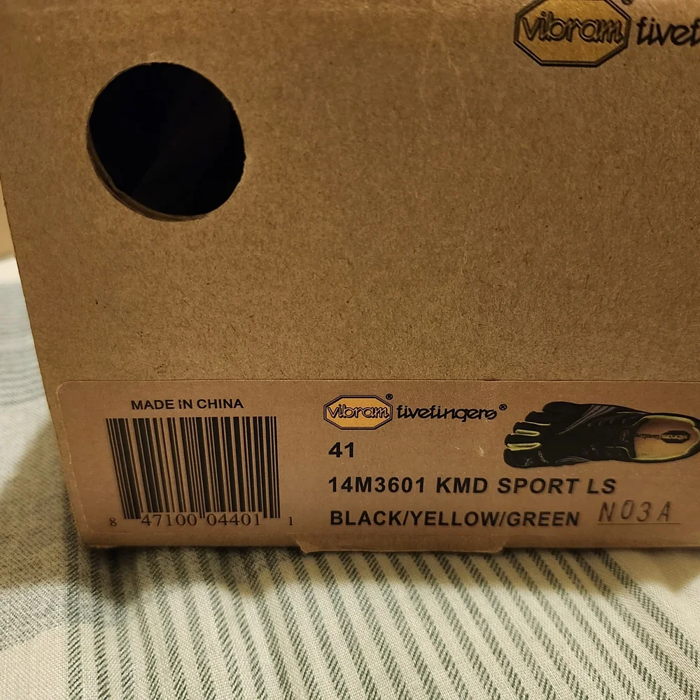 Black and Yellow FiveFingers Shoes - Picture 5 of 5